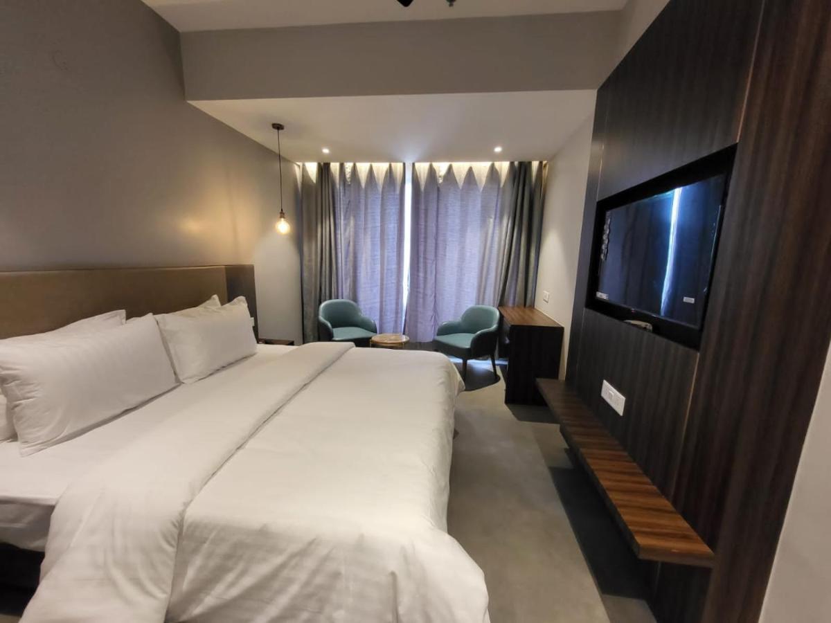 Belvedere Suites Greater Noida Exterior photo
