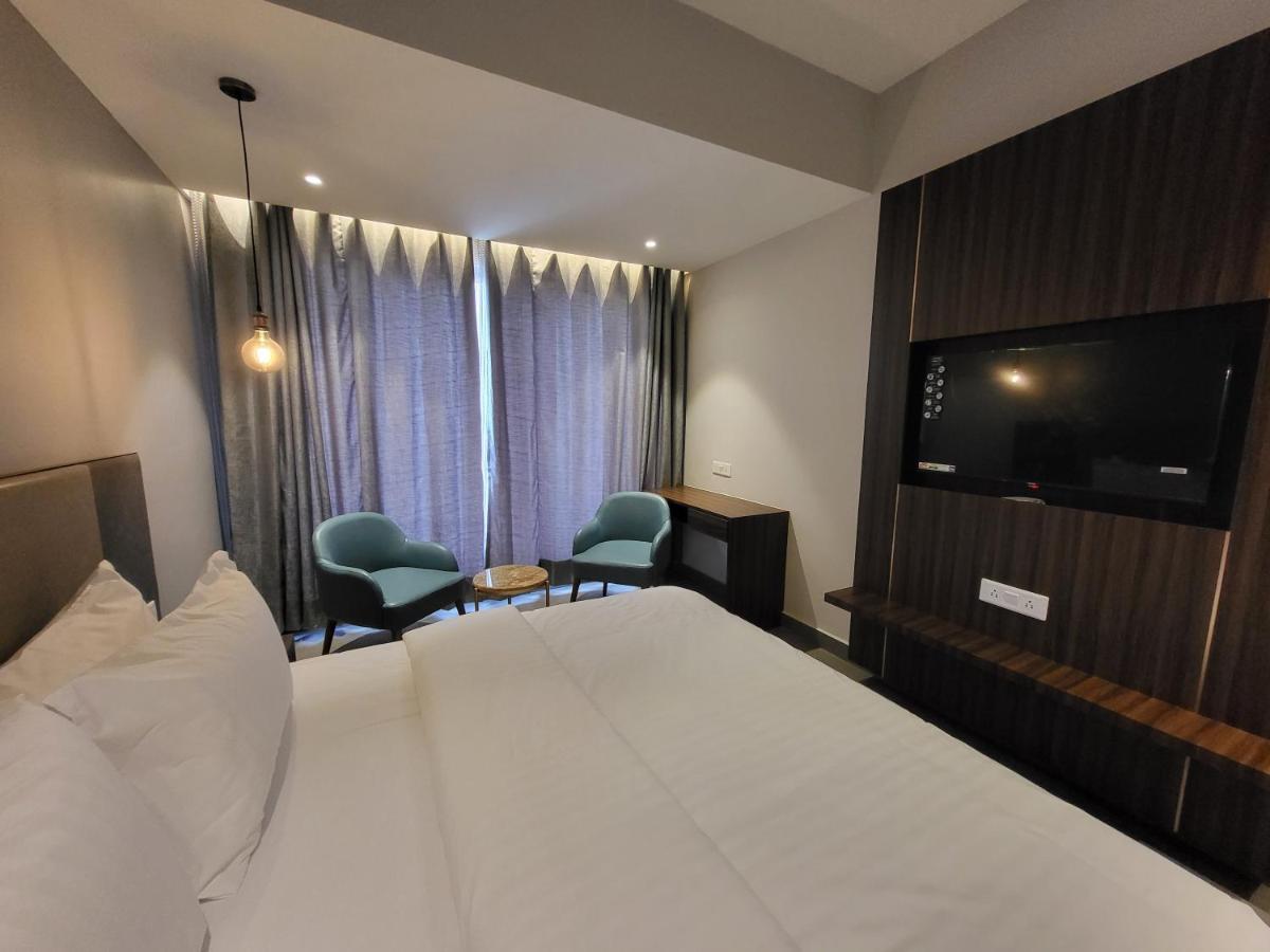 Belvedere Suites Greater Noida Exterior photo