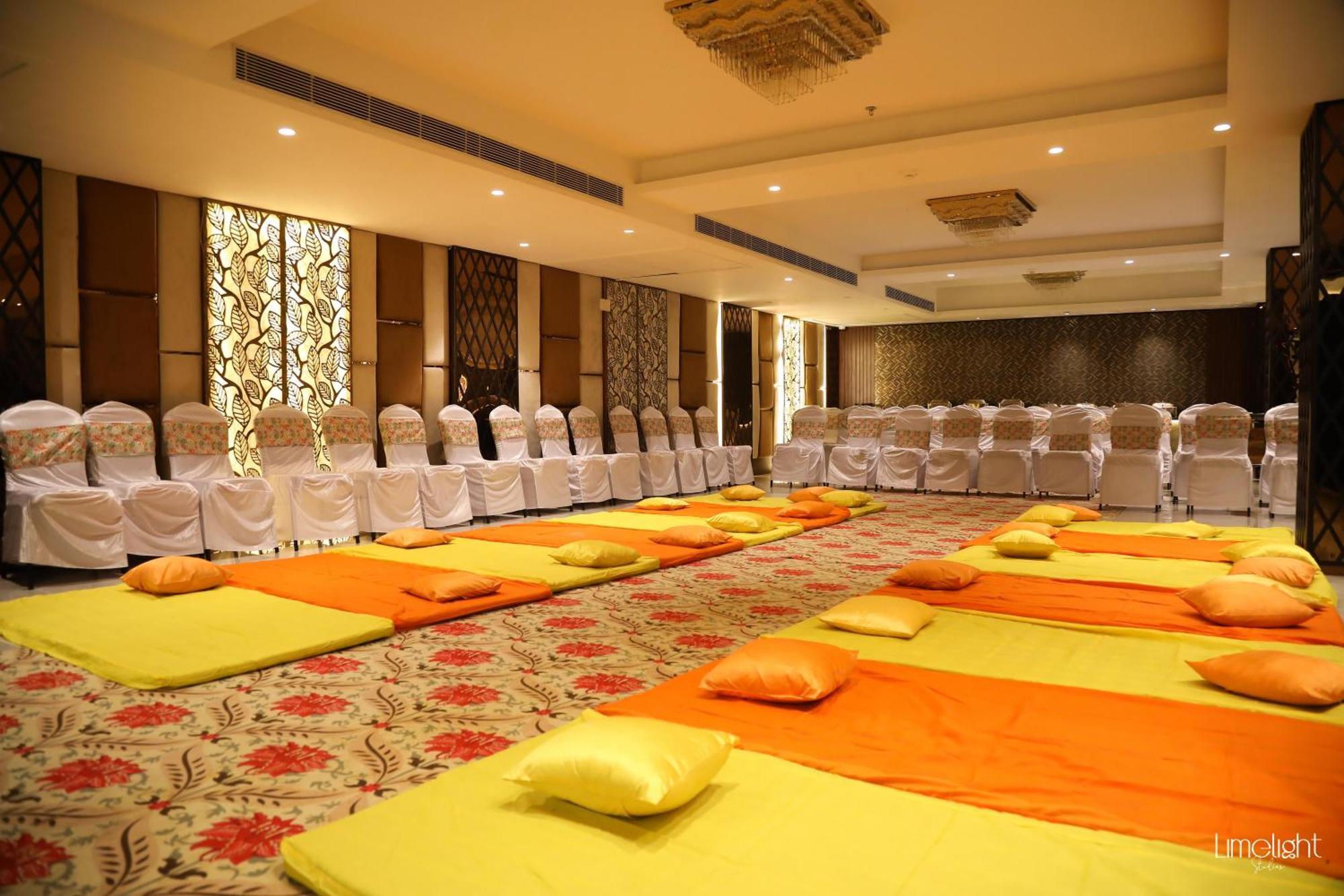 Belvedere Suites Greater Noida Exterior photo