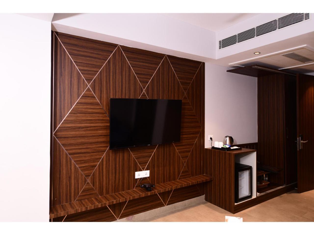 Belvedere Suites Greater Noida Exterior photo