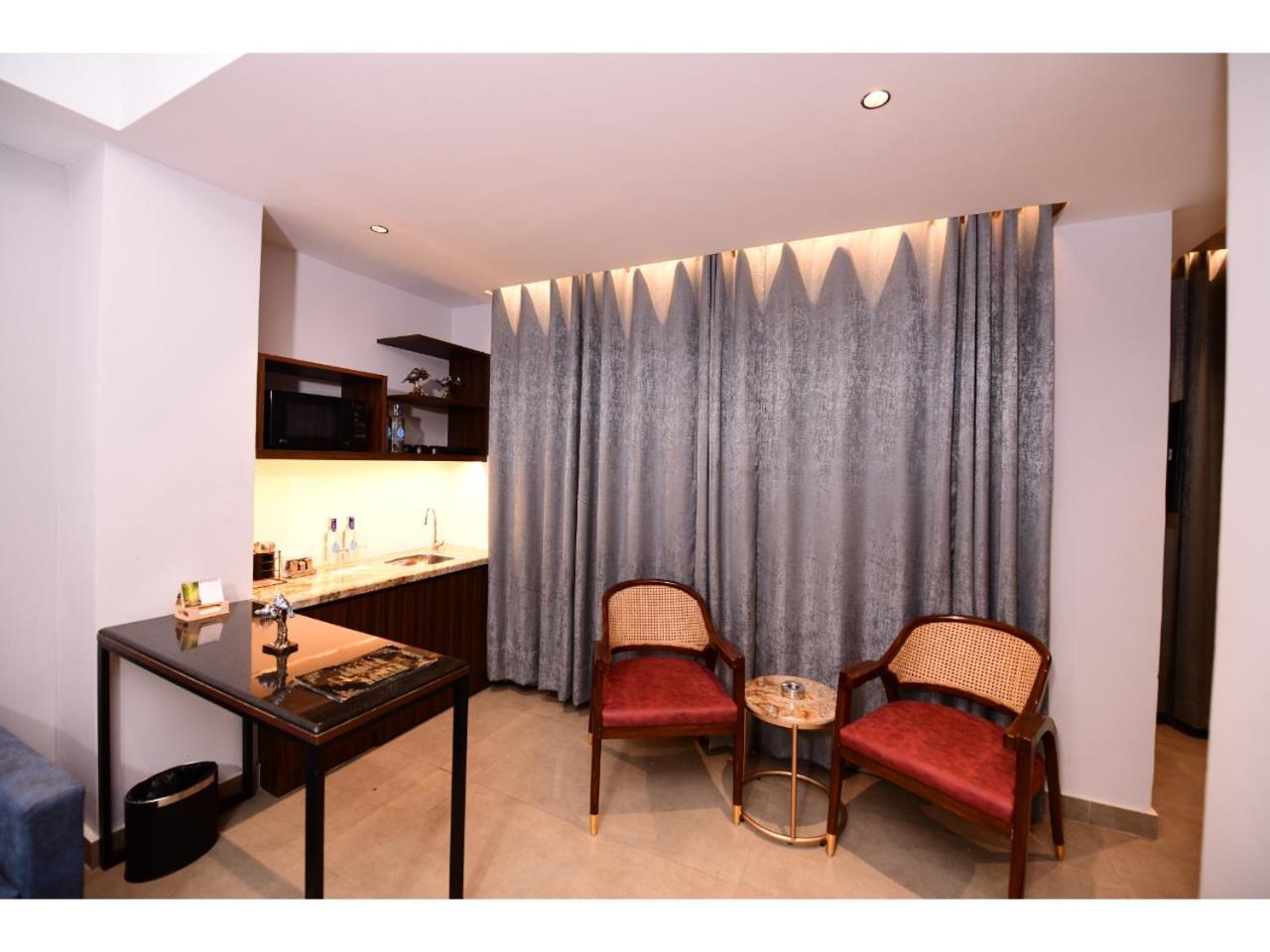 Belvedere Suites Greater Noida Exterior photo